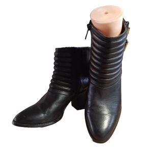 SAKS FIFTH AVENUE LEATHER ANKLE BOOTS SIZE 6.5M
